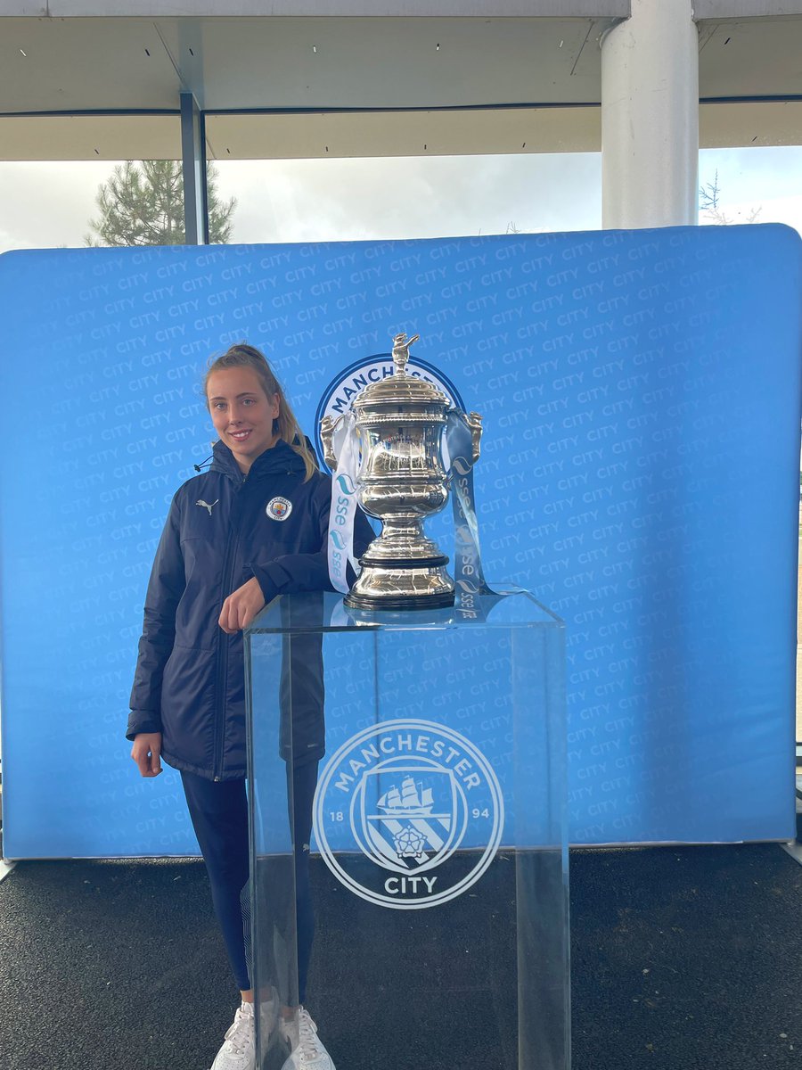 AlishaRoutledge's tweet photo. 6 moths ago I was offered a job coaching BTEC @citctweets working for the club I love @ManCity I’ve been able to meet some incredible people and role models! Looking forward to seeing what the next 6 months will bring ⚽️💙🙌🏼 https://t.co/JXPl1fkgGD