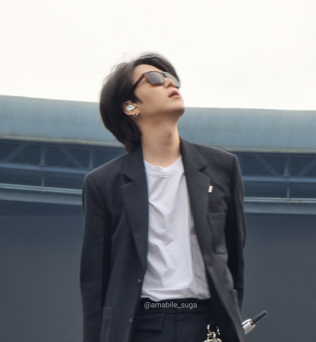 moonaxcy's tweet photo. he is killing me oh my god who let him look that good MIN YOONGI I WILL SUE YOU 
cr. amabile_suga <33 https://t.co/RBqFcx0LEI