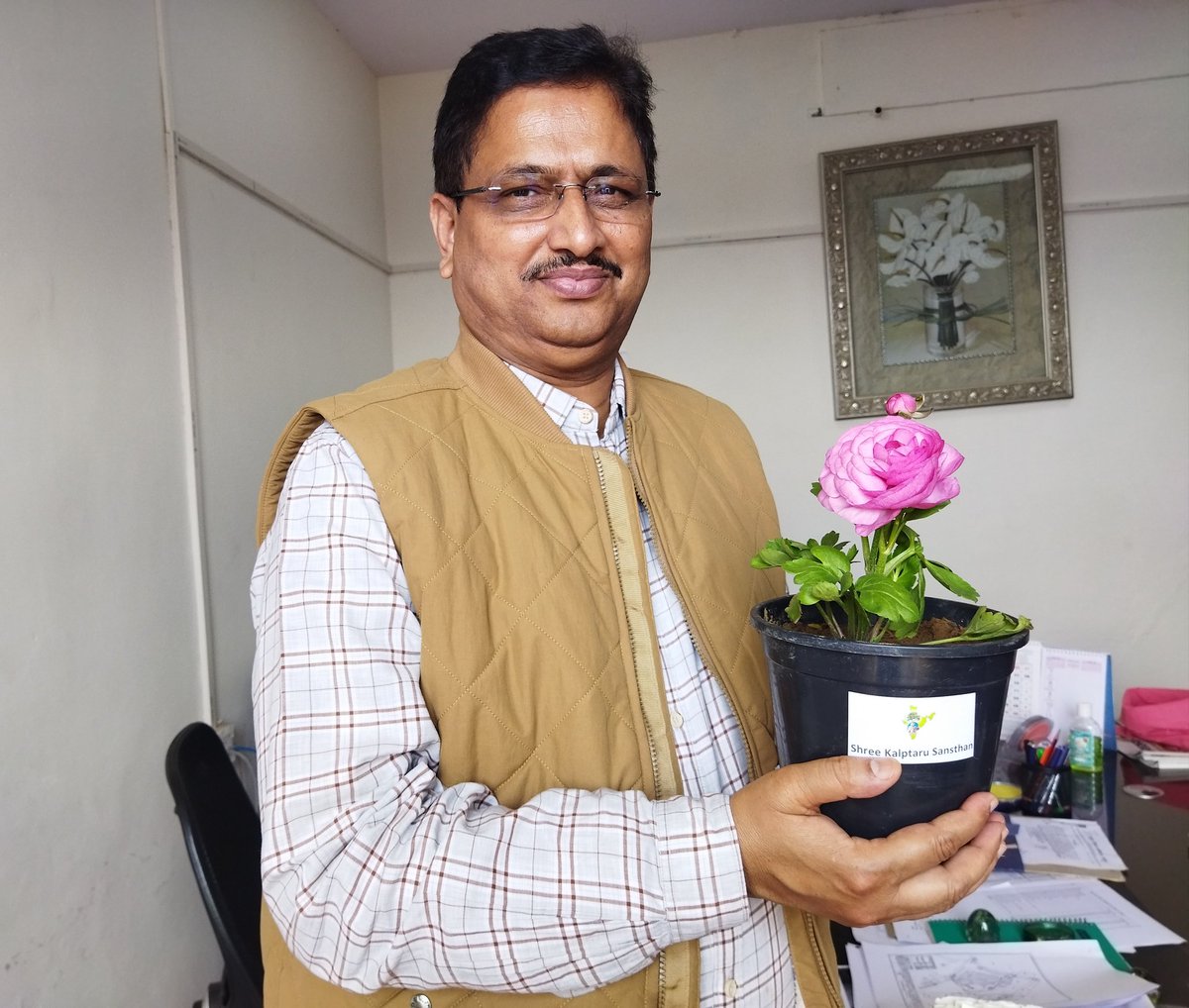 kalptaru108's tweet photo. श्री कल्पतरू संस्थान की ओर से आयोजित "वाइल्डलाइफ गार्जियन" कार्यक्रम में पधार कर "टीम कल्पतरु" का मनोबल बढ़ाने के लिए संस्थान के प्रतिनिधियों ने जयपुर विकास प्राधिकरण के एडिशनल कमिश्नर श्रीमान आनंदीलाल जी वैष्णव का आभार व्यक्त किया! 🙏🌴
#WildlifeGuardian #AnandiLalVaishnav https://t.co/p79Ifx2CBu