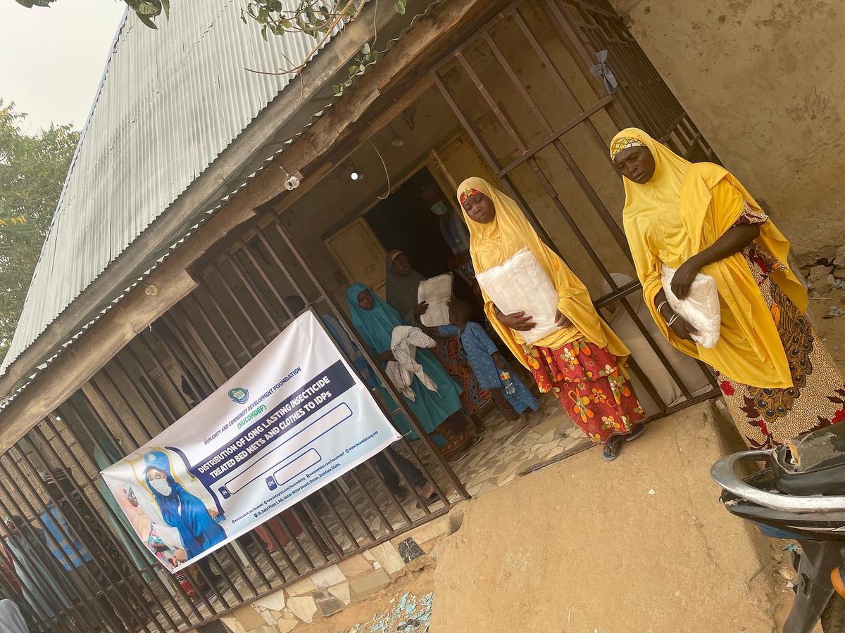 hucomdef's tweet photo. Today, the Foundation is distributing Long Lasting Insecticide Treated Bed-nets (LLIN) and clothes to IDPs in Saminaka Area of Gusau, Zamfara State.

This is part of the Foundation’s commitment towards providing medical and relief support to people affected by violence in Zamfara https://t.co/gEeFhiojby