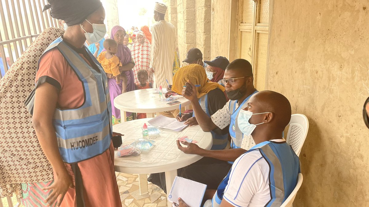 hucomdef's tweet photo. Today, the Foundation is distributing Long Lasting Insecticide Treated Bed-nets (LLIN) and clothes to IDPs in Saminaka Area of Gusau, Zamfara State.

This is part of the Foundation’s commitment towards providing medical and relief support to people affected by violence in Zamfara https://t.co/gEeFhiojby
