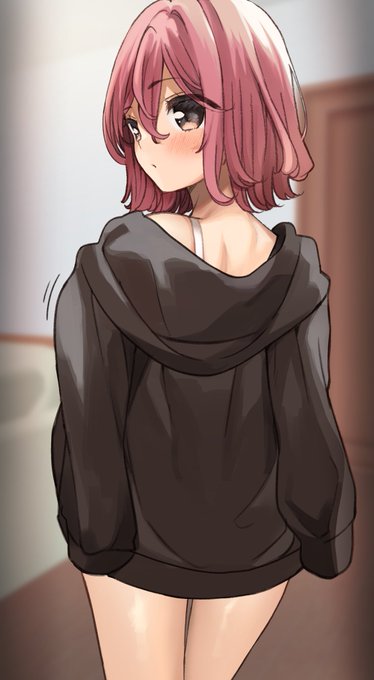 パーカー女子の着替えに期待して覗いてみたら… 