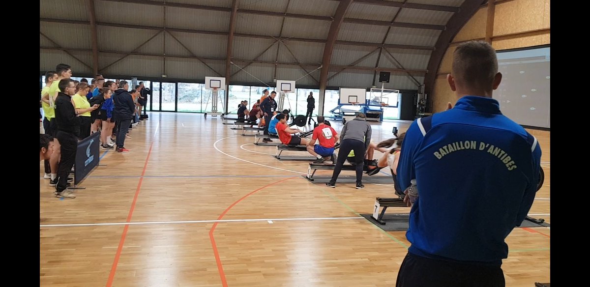 Aujourd'hui, j'ai la chance d'assister tournoi sportif des grandes écoles de la Défense au CNSD. Quel plaisir de voir nos jeunes sportifs performants, motivés, cherchant à se dépasser comme ils le feront dans leurs prochaines unités pour affronter les défis de demain !