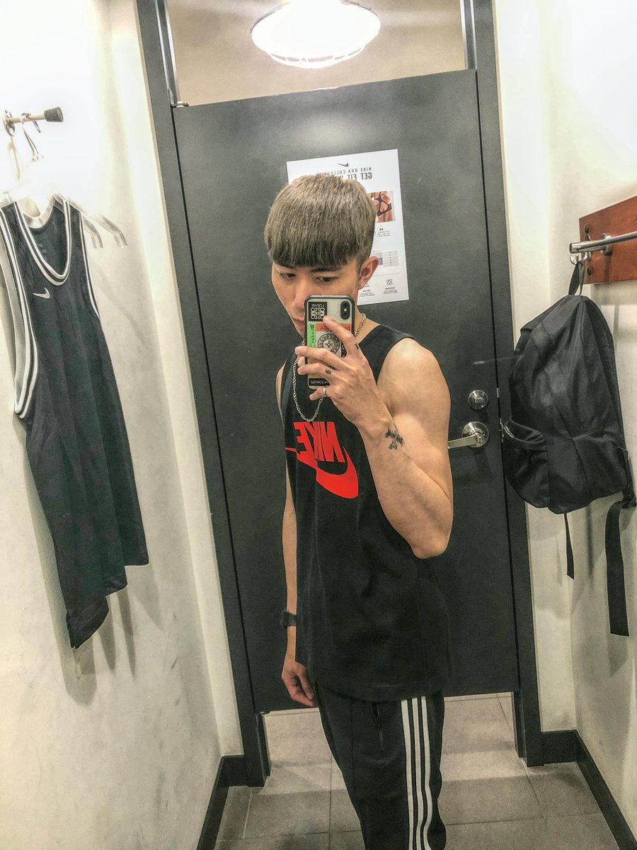 chenzz00's tweet photo. 應該還行只是矮了點😶 https://t.co/bM1nrWZ5kF