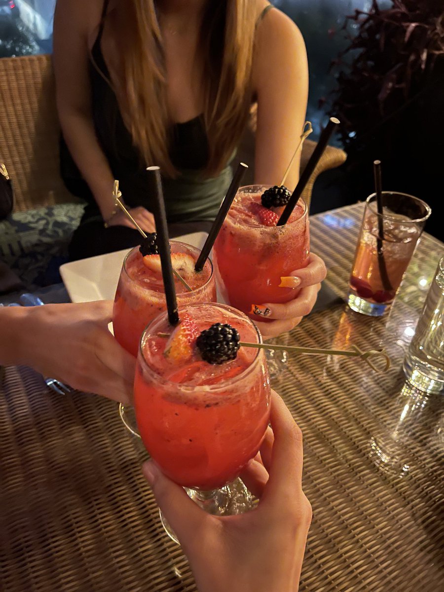 PerezEliobany's tweet photo. Starting aries season a little early❤️‍🔥 https://t.co/Z3Z7GS73Rx