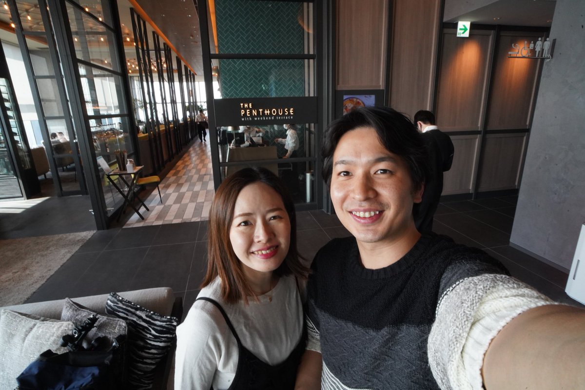 IronCouple3000's tweet photo. ペントハウスでお食事💛
#フライングホワイトデー https://t.co/HwTuCKC9Wn