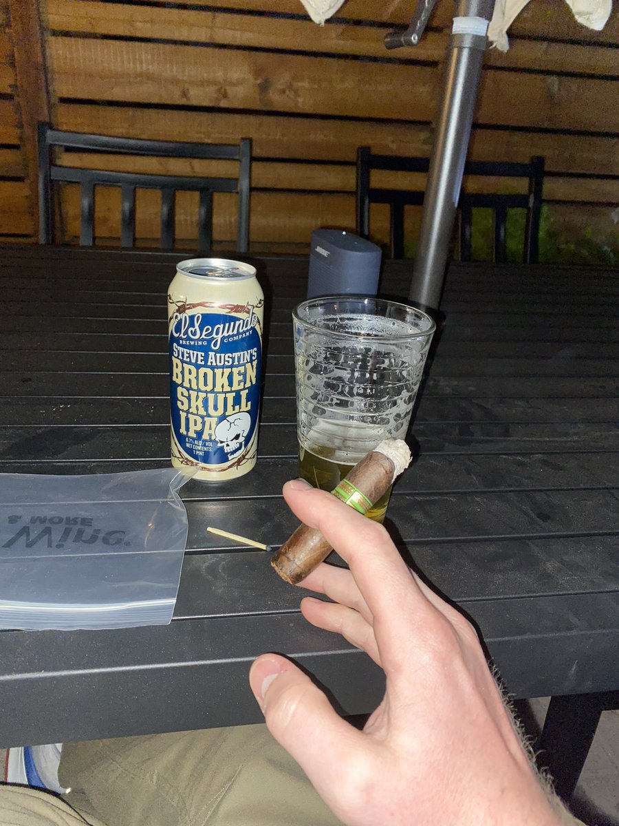 JWiggins95's tweet photo. Night cap brought to you by @steveaustinBSR https://t.co/Ho3O1EoR6T