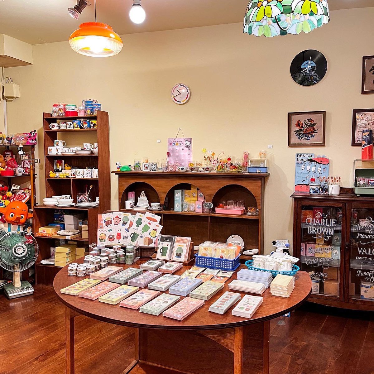 핸드인글러브💛수바코
<a href="/handinglove/">Sofia</a>.kr 
귀여운 뉴우 스티커 친구들을
홍대 수바코에서 만나보세요☎️
3/12 부터
동교동 홍대 수바코❤️‍🔥
#수바코 #subaco #홍대수바코