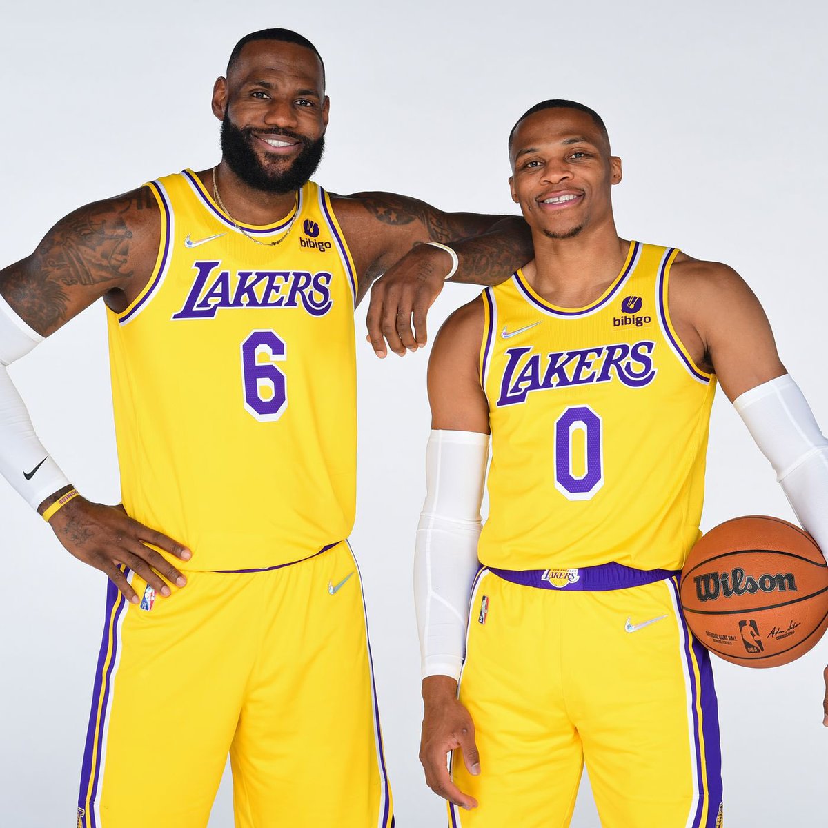 Depressed Lakers Fan tweet media