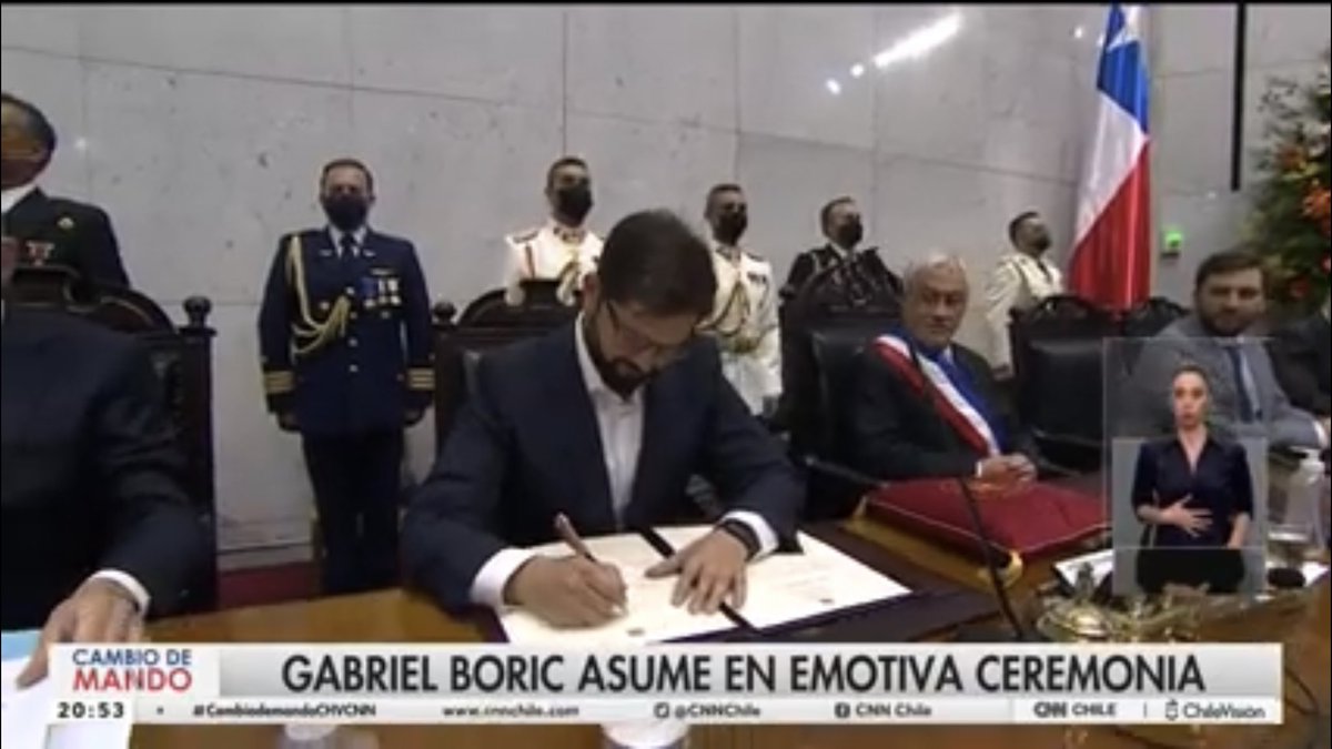 WarwickMurray's tweet photo. Today, Chile is light in a dark world. Transition from dictatorship (73-90) through brutal years of neoliberalism - despite reforms by Lagos and Bachelet - nears completion. New dawn over the Andes. But, Senate &amp; Deputies are split. The new constitution will deliver the future. https://t.co/Spcohx1NZ6