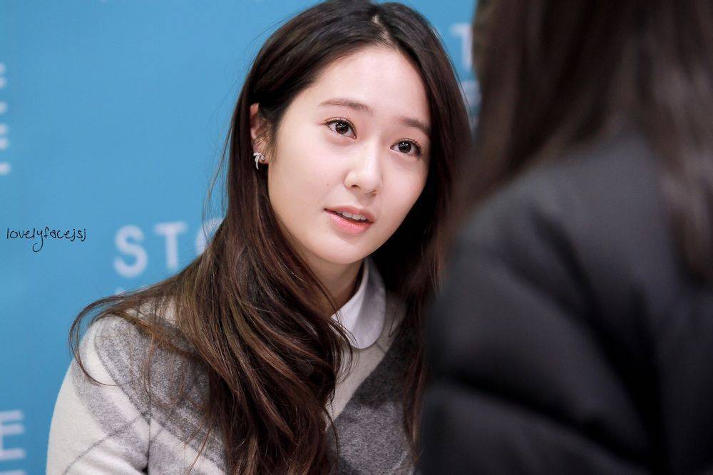 hourlykrystal's tweet photo. https://t.co/8bw5gHaboP