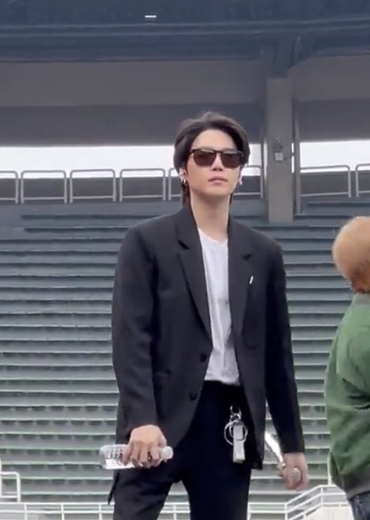 bt_iddie_s's tweet photo. MIN YOONGI a dangerous man 😭😭 I will sue Min Yoongi 😭
#ForeverADangerousMan #WillSueMinYoongi #WillFileAComplaintTodayToo https://t.co/5z0HW1SOLS