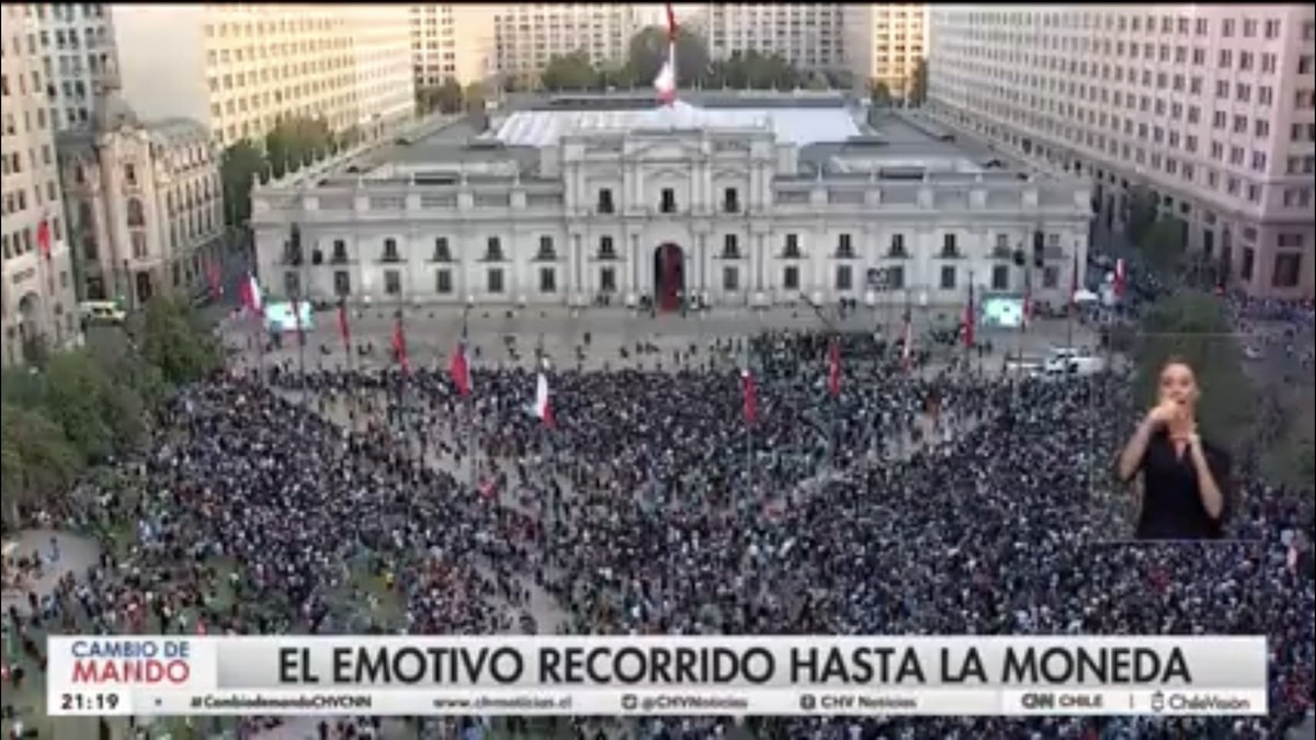 WarwickMurray's tweet photo. Transition in Chile began with students. Resisted Pinochet &amp; paid in tears &amp; lives, marched against neoliberal education for decades. Violeta Parra wrote ‘Me gustan los estudiantes’ (1962). 50 years on her plea crystallised. Students YOU CAN change the world! Please do so! https://t.co/DJCekZ8srN