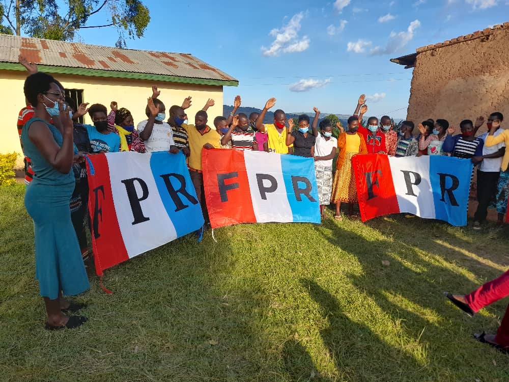 HeritierRW's tweet photo. Gicumbi: Urubyiruko rwo mu murenge @CyumbaS nyuma yo gusobanukirwa neza imigabo n'imigambi by'Umuryango @rpfinkotanyi  rwafashe umwanzuro wo gutera intambwe idasubira inyuma,Bose hamwe uko ari 181 biyemeje gufatanya n'Abandi hagamijwe gukomera kundangagaciro za RPF.
#HitamoNeza https://t.co/b3HAL0pfIJ
