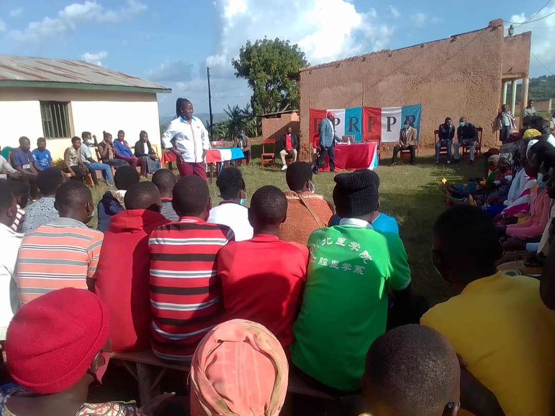 HeritierRW's tweet photo. Gicumbi: Urubyiruko rwo mu murenge @CyumbaS nyuma yo gusobanukirwa neza imigabo n'imigambi by'Umuryango @rpfinkotanyi  rwafashe umwanzuro wo gutera intambwe idasubira inyuma,Bose hamwe uko ari 181 biyemeje gufatanya n'Abandi hagamijwe gukomera kundangagaciro za RPF.
#HitamoNeza https://t.co/b3HAL0pfIJ
