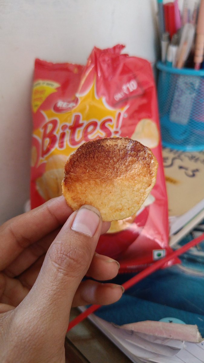 Jainish98's tweet photo. Wow 😳 Today I Got One Chocolate Wafer Bite... Thanks #Realnamkeen And QA Team For This Awesome Chocolate Chips 🙂

#FoodieBeauty #foodsafety https://t.co/sLtZGxD9Fa