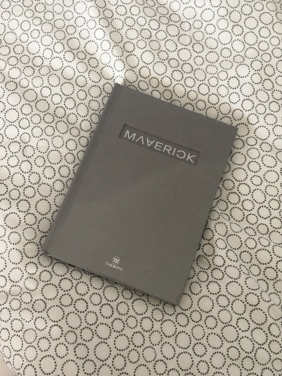 treastudio's tweet photo. [ HELP RT ] WTS ALBUM MAVERICK THE BOYZ SEALED ( STORYBOOK VER. )

- price : 155k ( inc packing ) 
- safe packing
- dom tangsel
- via 🍊
- ⚠️ 10 SLOTS ONLY ⚠️
- for more questions please kindly dm, thankyou ! https://t.co/9hX9Gkqiou