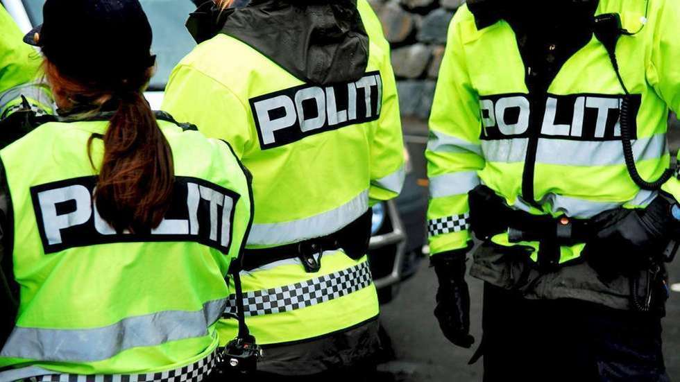 Bad politiet om hjelp - endte sjølv i arresten(pluss) dlvr.it/SLY6Nn