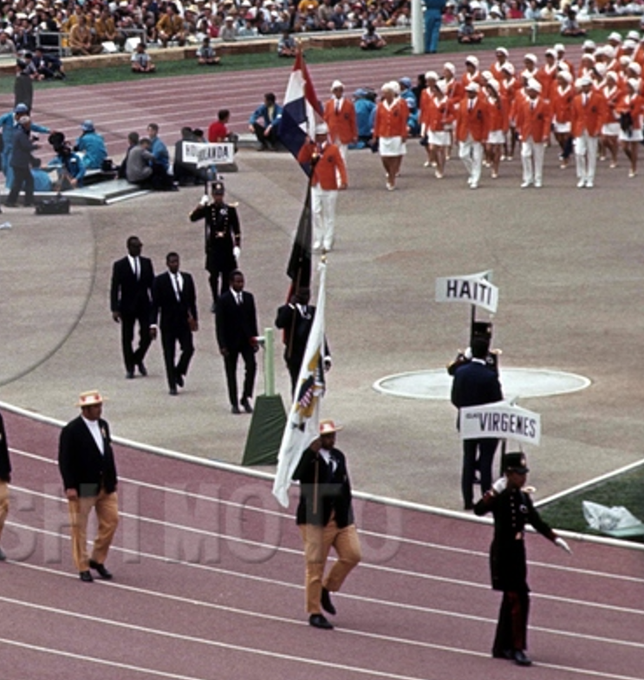 FNoWK6faIAAlcTG?format=png&name=small