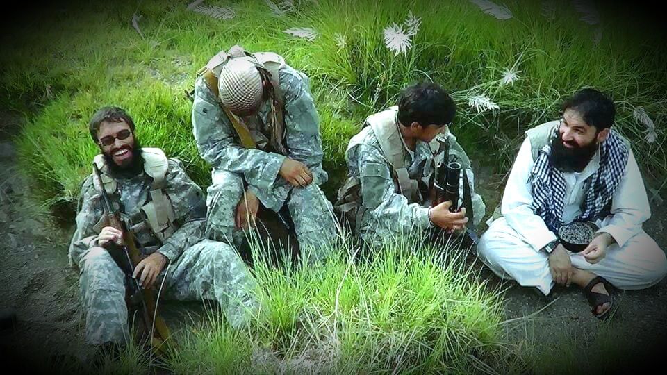 khadm_dya's tweet photo. د إستشهاد د قافلو رهبر، د جنتي زلموټو جنتي سالار، د ستر مصلح د سترګو تور، شهید حافظ بدرالدین رحمه الله  او ورسره جنتي ګلان!!!
@khadm_dya https://t.co/nOCrcbWJfy