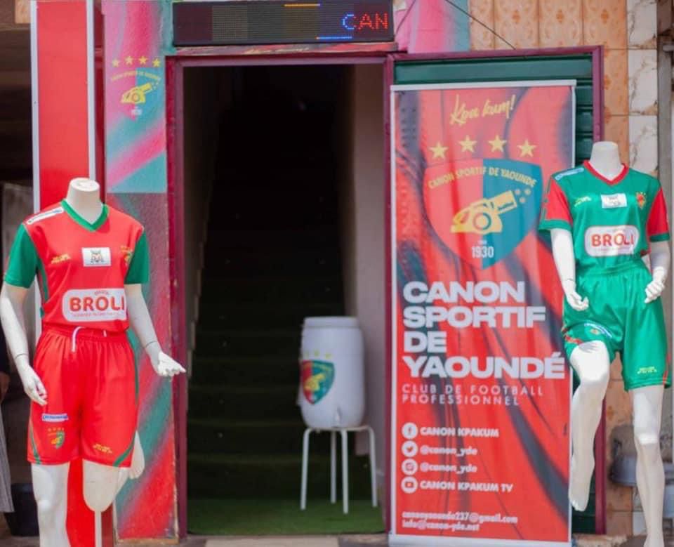 fgo_pro's tweet photo. 🟢🔴LE KPAKUM RELANCE L'OPÉRATION "UN MAILLOT UN SUPPORTER" À 7.000 FCFA SEULEMENT AU LIEU DE 12.0000 !!!
Faites un tour à la boutique du club (Anguissa express Union).
Livraison à domicile, Contact WhatsApp : +237 692101502

#KpakumIsBack #Acte2 
#l_assaut 💚❤️ https://t.co/m9A8QUK7Og