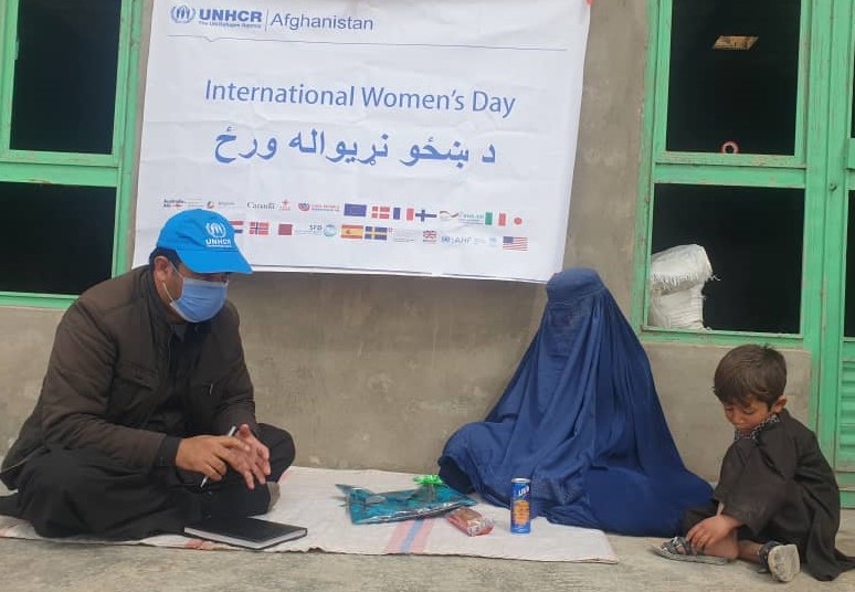 UNHCRAfg's tweet photo. #FocusGroupDiscussions in Qalat city, Zabul Province provided opportunities to meet women +👂 their concerns as employment opportunities are scarce. They also want to see their children back in school🏫 #IWD2022 https://t.co/H4mlBBIPIU