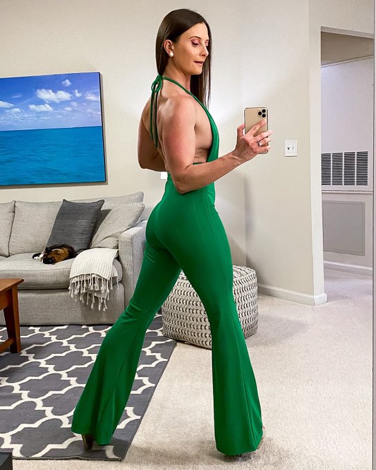 Friday!! https://t.co/rCT3EFFKyy