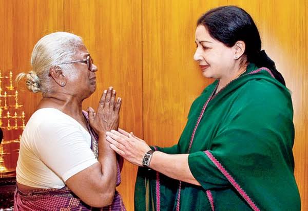 thangakathir's tweet photo. 19.02.2014 ல் தமிழக அமைச்சரவை எடுத்த தீர்மானத்தின்படி ராஜீவ் கொலையில் குற்றம்சாட்டப்பட்ட அனைவரும் விடுவிக்கப்படுவதாக முதலமைச்சர் புரட்சித்தலைவி அம்மா அறிவித்தார். 
 உடனே தமிழக அரசின் முடிவை எதிர்த்து உச்ச நீதிமன்றத்தில் தடையாணை பெற்றது தி.மு.க அங்கம் வகித்த மத்திய காங்கிரஸ் அரசு. https://t.co/JKjyCRS38v
