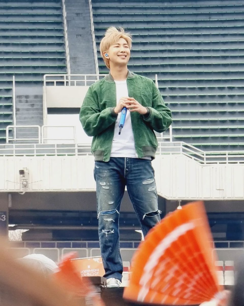 joonieStanner's tweet photo. ©️CTTO
#PTD_ON_STAGE 
#PTD_ON_STAGE_SEOUL_Day2
#ptd_on_stage_seoul 
#BTSCONCERT 
#BTS 
#Namjoon
#BTSrm

#PTDLIVEVIEWING https://t.co/TOBm5iVBx9