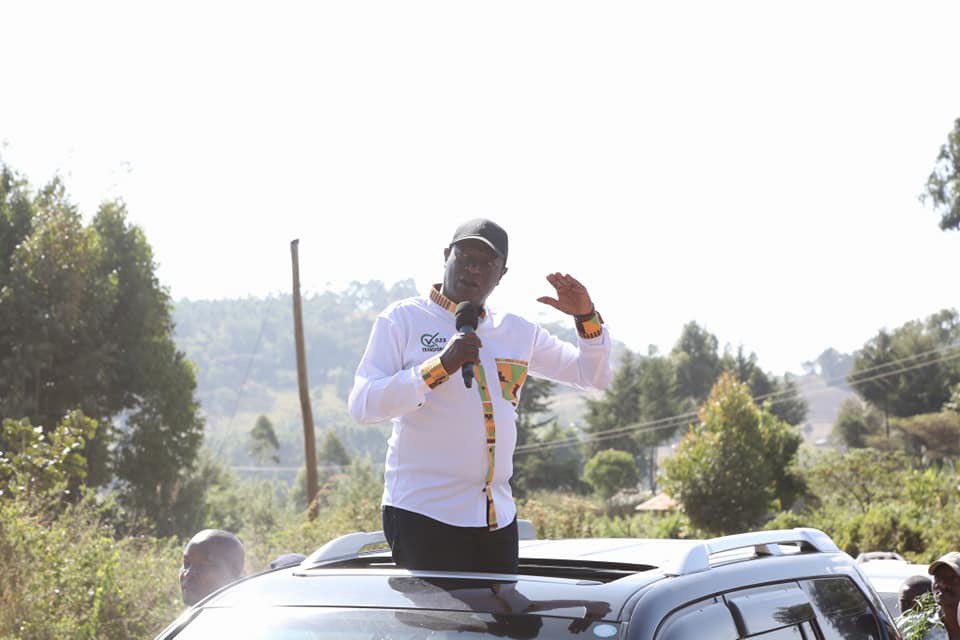 ketercharles's tweet photo. I am happy to engage and share inspiration with the people of Itoik, Kipkelion East, this Saturday morning.

Improved rural road infrastructure enables connectivity and safe mobility. It also affects access to health, education and economic opportunities.
#KerichoKwanza https://t.co/klsqSiX0Az