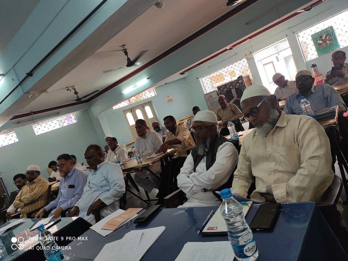 drmkmzafar's tweet photo. 2 day "Telugu Speakers &amp; Debaters Training Program" started at Lectur Hall, Habeeb Nagar, Nizamabad. The program is organised by DAWAH &amp; HRD depts of Jamat e Islami Hind, Telangana. Moulana Abdulqadir Umari sb is guiding participants on the topic " How to give Quranic Discourse?" https://t.co/hWJLWgavMA