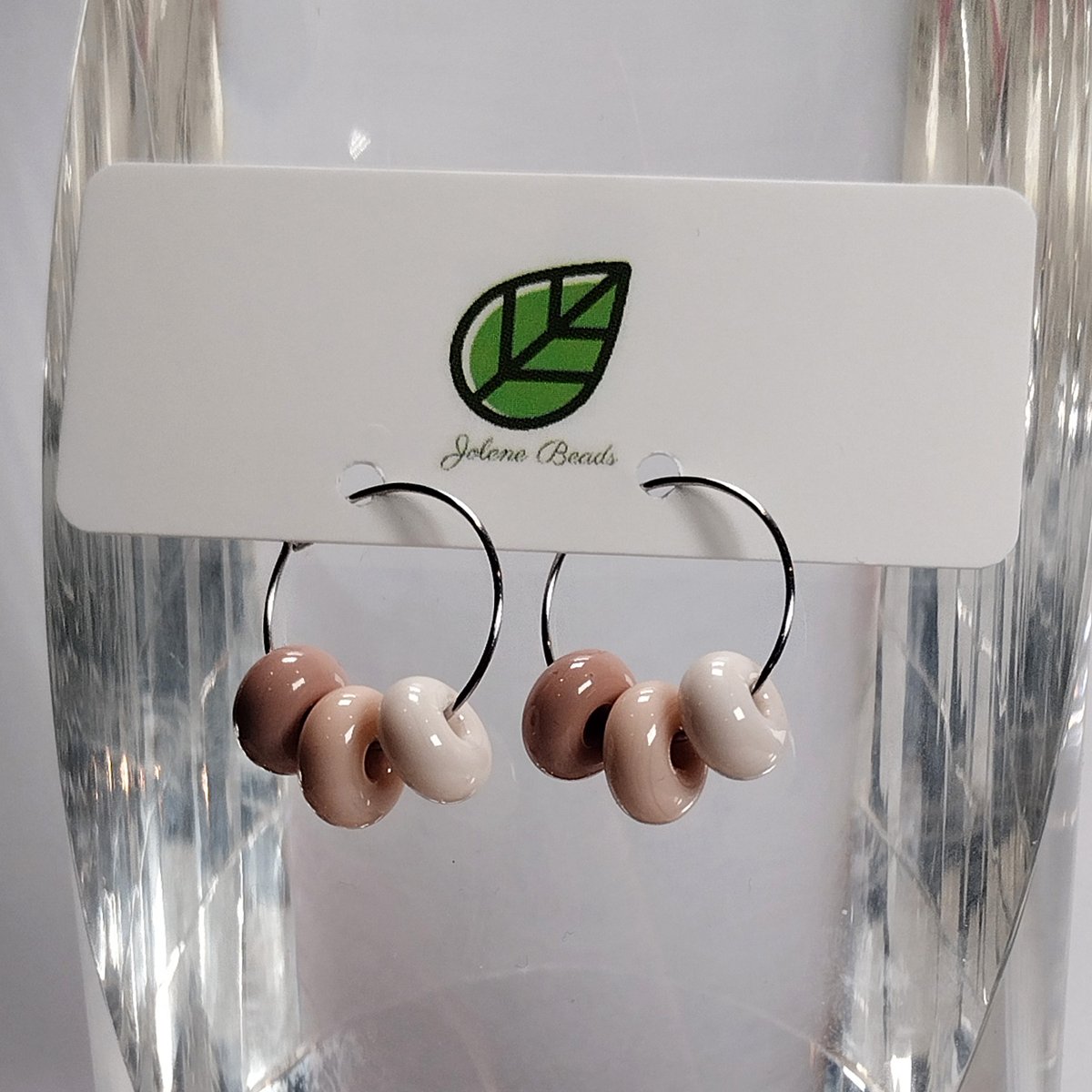 JoleneBeads's tweet photo. Neutral hoop earrings, small cream hoops, buff colour swatch, gift for her, peach beaded earrings, hypoallergenic, lampwork glass beads https://t.co/kUtpoxXoP0 via @Etsy #hoopearrings #neutraljewellery #ukmade #ukgiftidea https://t.co/XJxSUtQ5Oi
