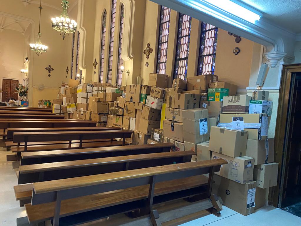 SagradaFamiliaBaFEC (@sfbafec) on Twitter photo Increíble el trabajo que han hecho alumnos, personal educativo, padres y voluntarios 🥰
Tras el aluvión de ayuda recibida, os mostramos el antes y el después para dejar todo organizado para la empresa de transporte. 📦📦📦📦
💛💛💙💙💛💛
#JuntosPorUcrania
#txt
<a href="/colegiosfec/">FEC (Fundación Educación Católica)</a> Increíble el trabajo que han hecho alumnos, personal educativo, padres y voluntarios 🥰
Tras el aluvión de ayuda recibida, os mostramos el antes y el después para dejar todo organizado para la empresa de transporte. 📦📦📦📦
💛💛💙💙💛💛
#JuntosPorUcrania
#txt
<a href="/colegiosfec/">FEC (Fundación Educación Católica)</a>