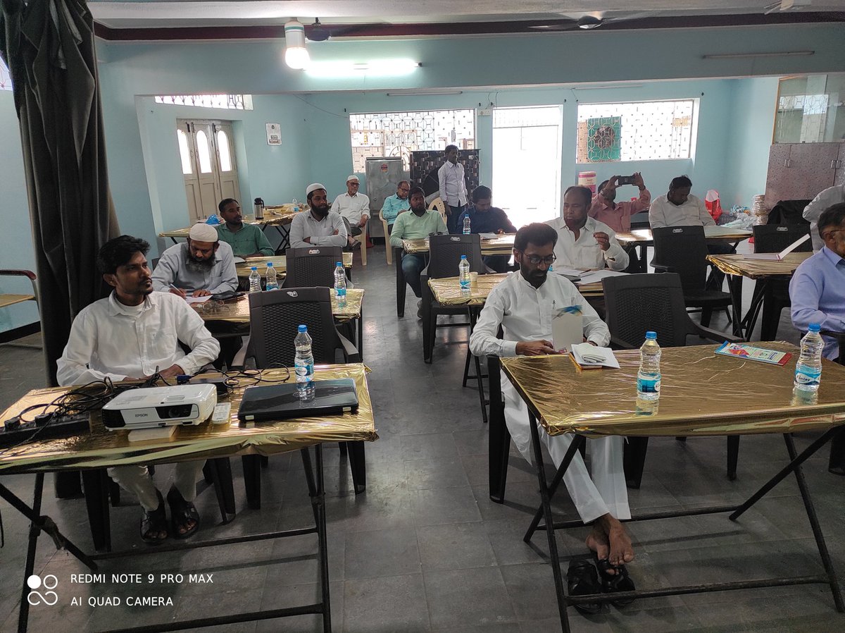 drmkmzafar's tweet photo. Speakers &amp; Topics
1. Dr. Faheemuddin "Basic Needs of a speaker" 
2. Jb. #Ghuam_Durrani, "Why Working knowledge of Local Lang",
3. Jb Wahed A "Lang &amp; its nuances: Understanding d dialectical differences in various regions of TS."

2 day "Telugu Speakers and Debaters Training Prog" https://t.co/Aa3euGq2iW