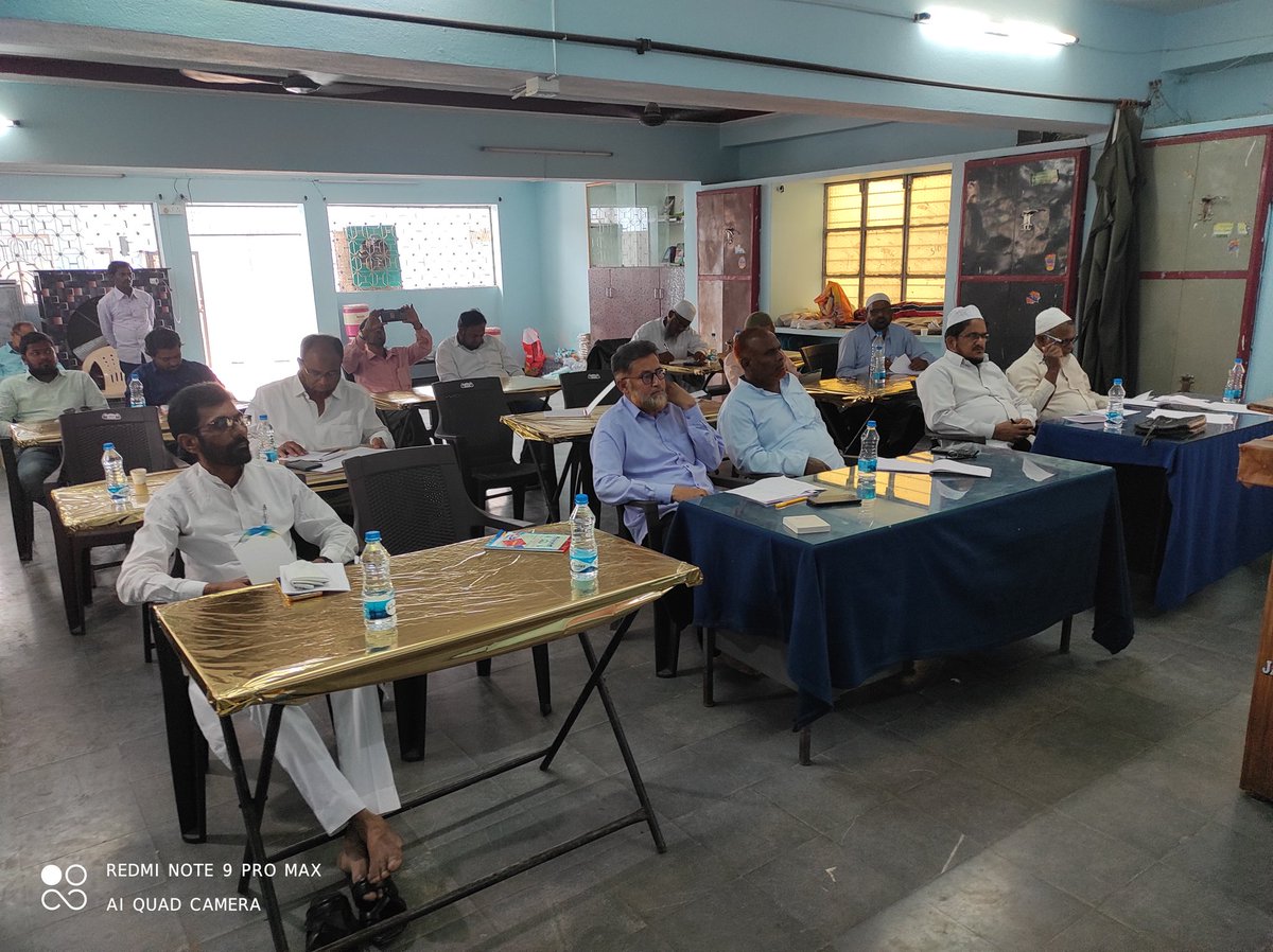 drmkmzafar's tweet photo. Speakers &amp; Topics
1. Dr. Faheemuddin "Basic Needs of a speaker" 
2. Jb. #Ghuam_Durrani, "Why Working knowledge of Local Lang",
3. Jb Wahed A "Lang &amp; its nuances: Understanding d dialectical differences in various regions of TS."

2 day "Telugu Speakers and Debaters Training Prog" https://t.co/Aa3euGq2iW