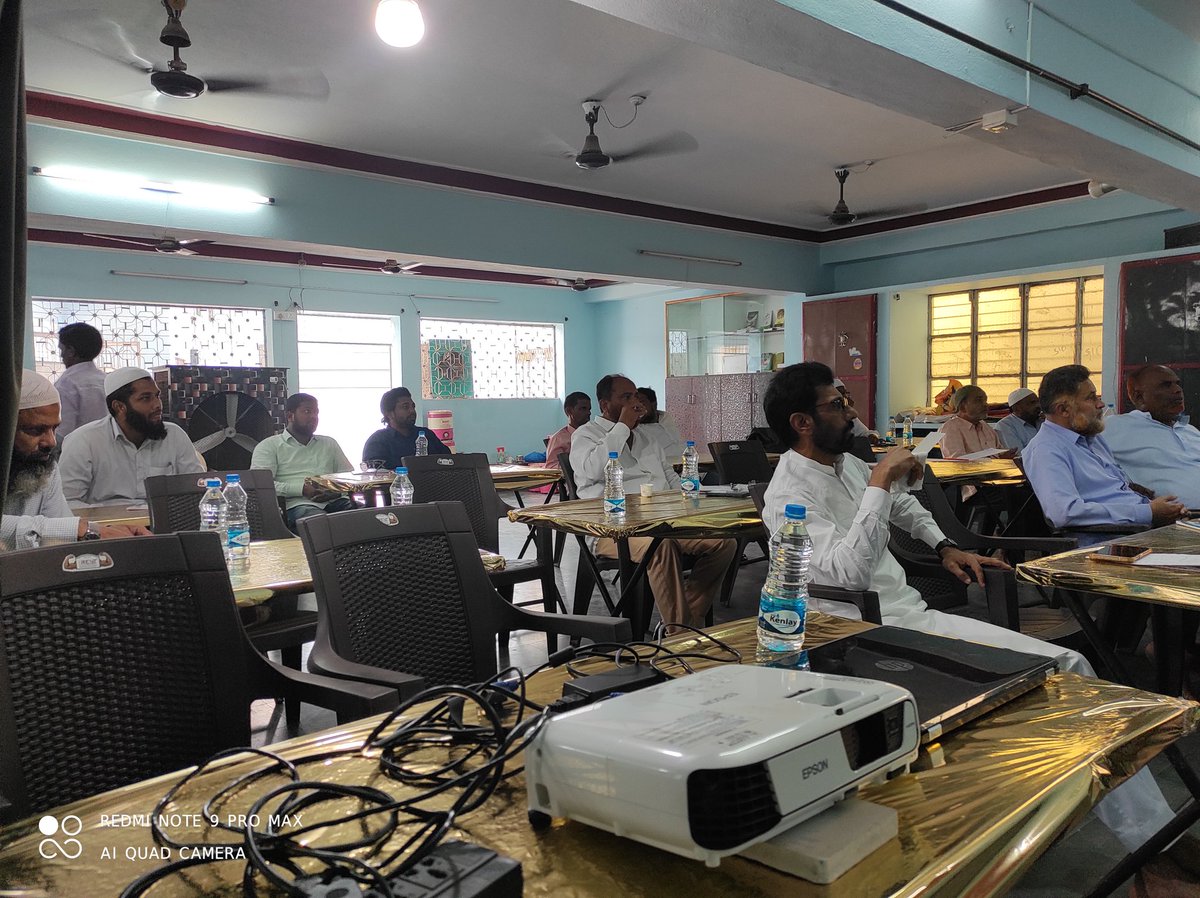 drmkmzafar's tweet photo. Speakers &amp; Topics
1. Dr. Faheemuddin "Basic Needs of a speaker" 
2. Jb. #Ghuam_Durrani, "Why Working knowledge of Local Lang",
3. Jb Wahed A "Lang &amp; its nuances: Understanding d dialectical differences in various regions of TS."

2 day "Telugu Speakers and Debaters Training Prog" https://t.co/Aa3euGq2iW
