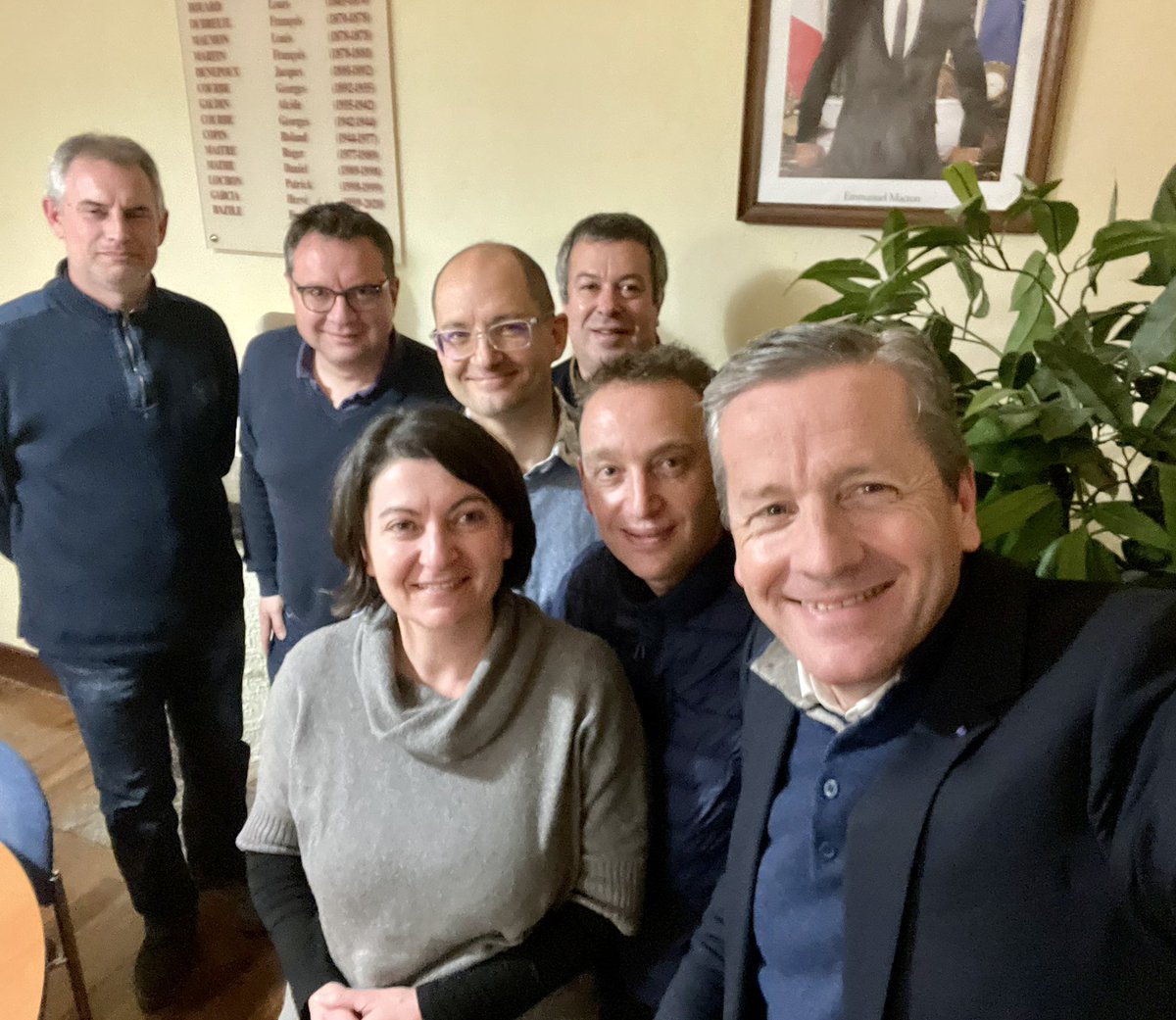 brunobelin's tweet photo. 🔵 Ce vendredi soir, avec le maire et les adjoints de Bignoux pour un échange sur plusieurs dossiers.
Merci au Maire Emmanuel Bazile pour son accueil.
Bravo à l’équipe municipale pour leur détermination à dynamiser cette belle commune pleine d’atouts. 
Avec soutien et Amitié https://t.co/l9Lepn62xO
