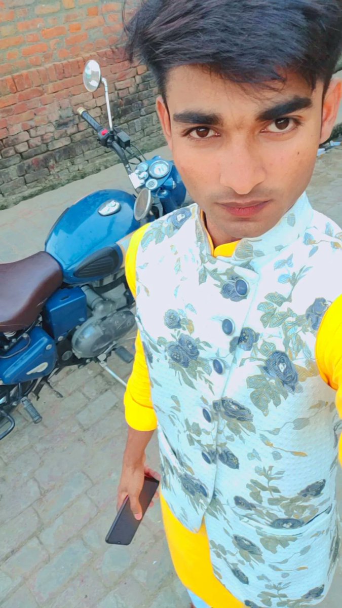 zeesu_royalist's tweet photo. #zeesu #royalist https://t.co/LUCUZacDNB