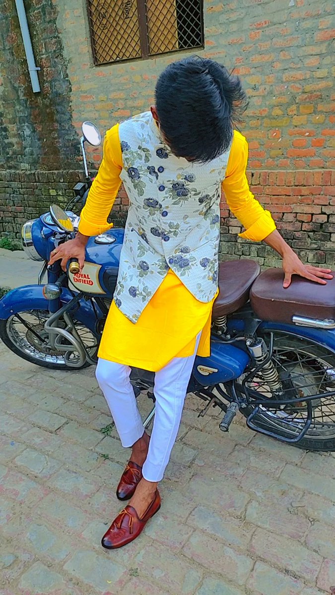 zeesu_royalist's tweet photo. #zeesu #royalist https://t.co/LUCUZacDNB