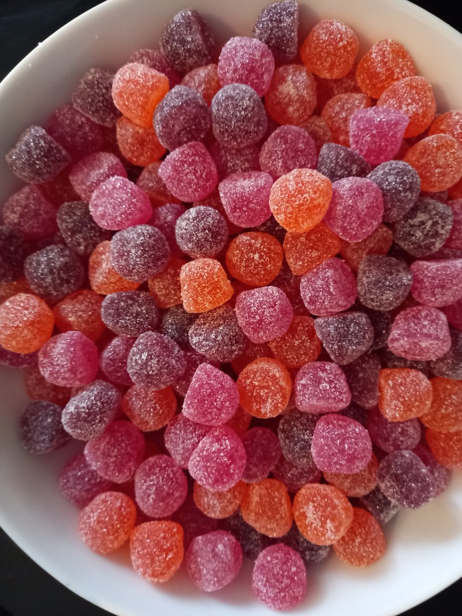 golferscbd's tweet photo. We've got 3 packs of gummies and 3 packs of jelly domes to give away today ⛳️ For a chance to grab a free pack just tell us which you'd prefer in your bag this weekend ⛳️ RT for gummies Like for jelly domes  💪 #Golf #CBD  Available here https://t.co/AS5wp8gaQ3 https://t.co/AauBX6MX7F