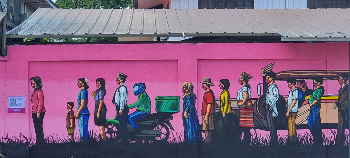 Remember my dad's request to have a <a href="/lenirobredo/">Leni Robredo</a> mural? Introducing...

Tindég: a mural in Puerto Princesa
Artists: Jonathan Benitez and Marlon Penetrante
Based from the work of Jason Confesor.

Inclusive, participatory, interactive...