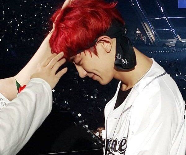 hourlyexosc's tweet photo. #찬열 #CHANYEOL https://t.co/pFjdwhDfgf