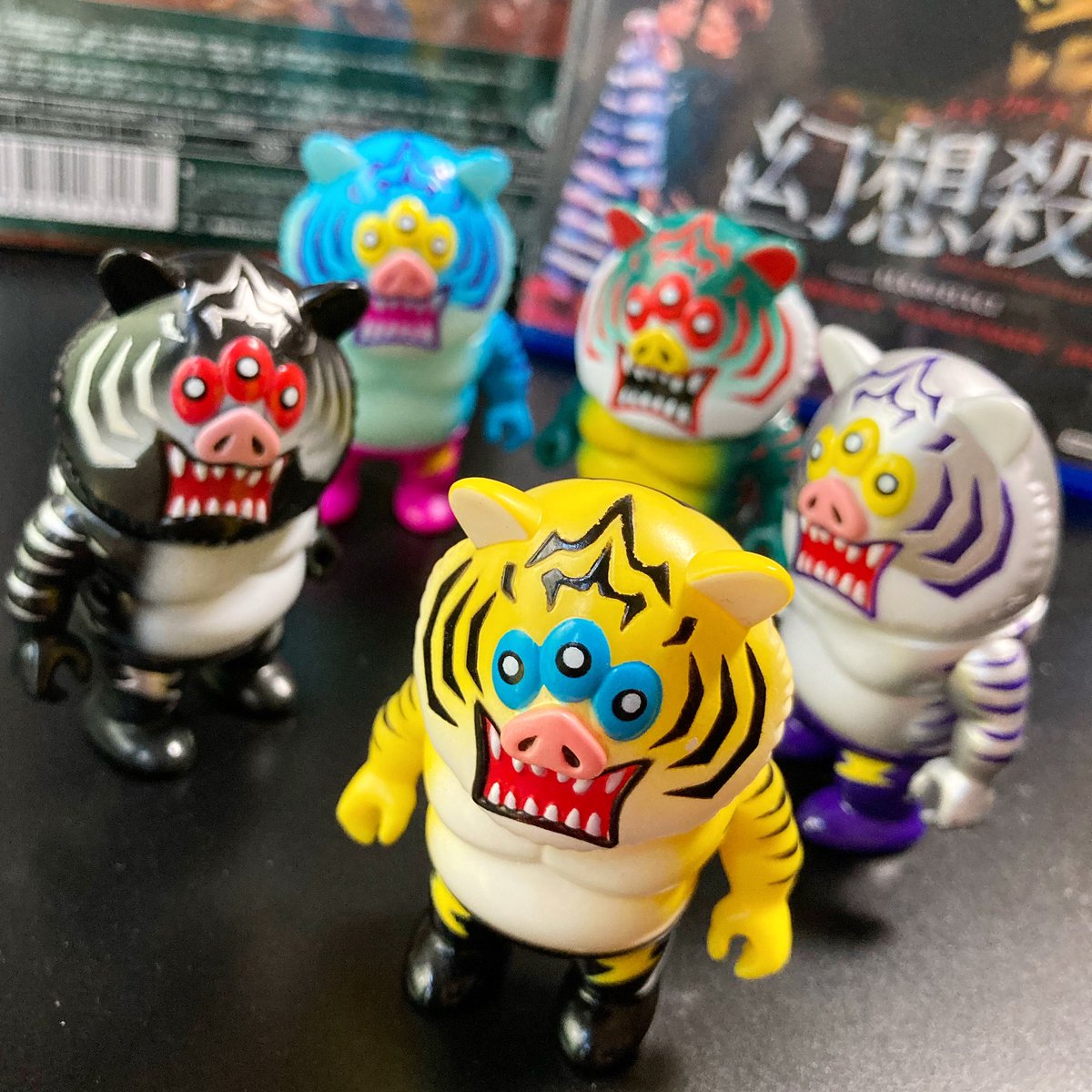 VAG シリーズ30 アートジャンキー ミニブタイガー ブラック ソフビ 