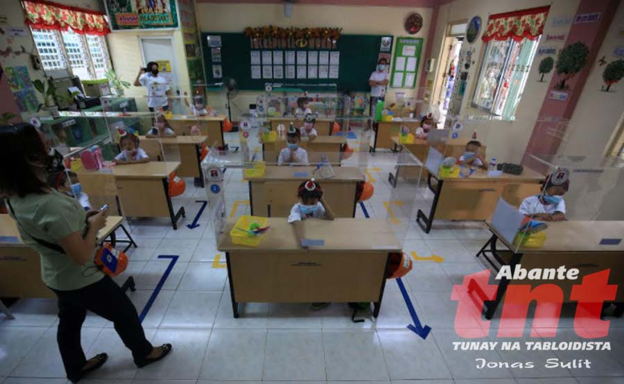 AbanteNews's tweet image. Nilinaw ng Commission on Higher Education (CHED) ngayong Sabado na ang mga estudyanteng bakunado sa COVID-19 lamang ang papayagang makabalik sa face-to-face o in-person classes.
tnt.abante.com.ph/bakunadong-est…
#TunayNaTabloidista 
#AbanteNews 
#FacetoFaceClass 
@PhCHED