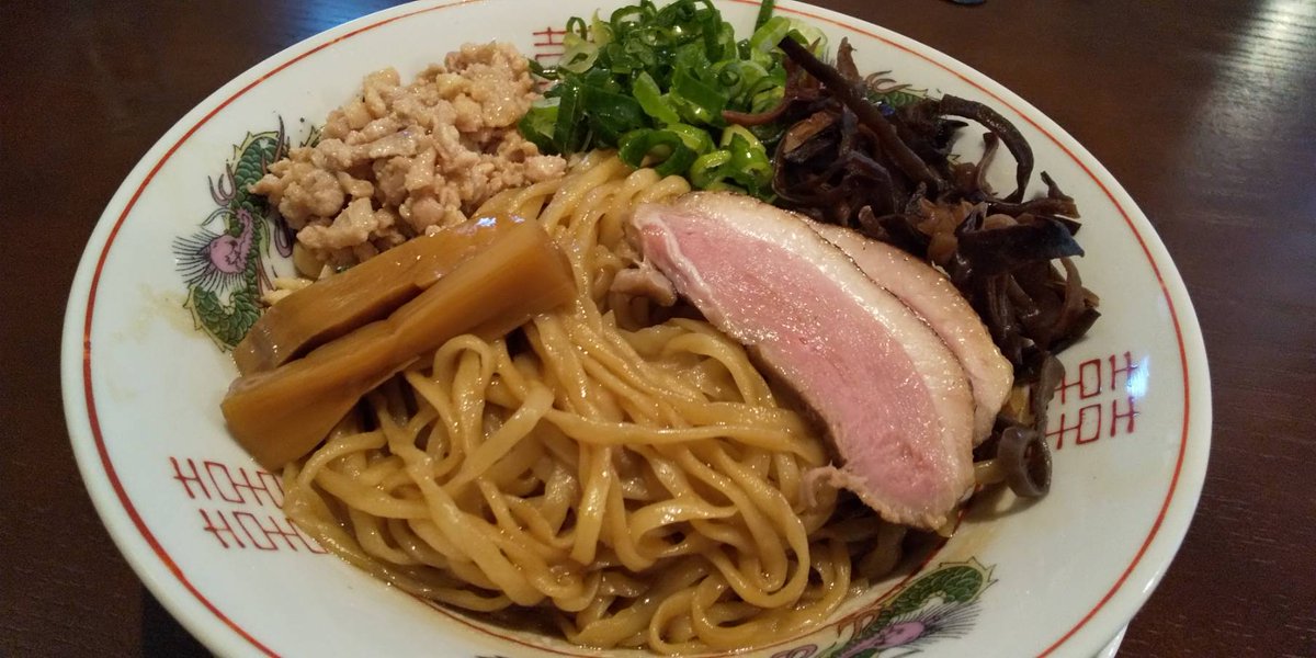 Nuko1010's tweet photo. お昼は、
秋田ラーメン総選挙で50位内に入っていた
大仙市の居酒屋 今野へ🙂
私は鴨油そばを食べたのですが、
鴨ダシが利いていて美味しかったです🤤

デザートは、
菓子工房オダシマ の🍰🍴 https://t.co/UWr7fZcyLB