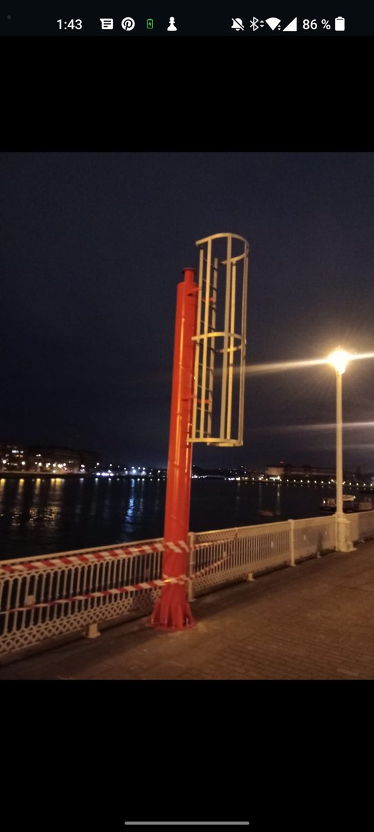 ercurrela's tweet photo. Han puesto esto en el paseo de Portugalete, ¿Alguien sabe que es? https://t.co/1b9ofEoRgx