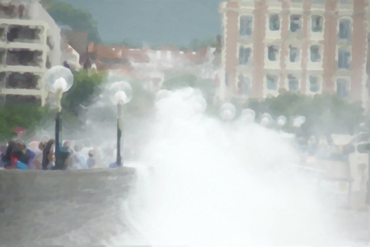 Tempête d’hiver -
Océan joueur
Arrose passants joueurs

#haiku #digue #paysbaque #saintjeandeluz #arrosage #vague #meditation #poesie