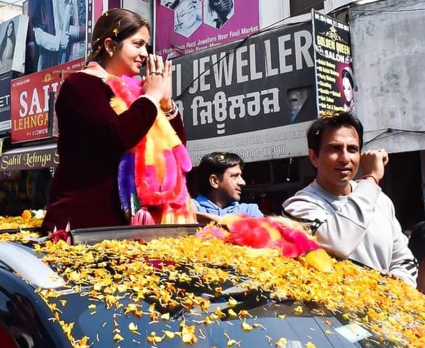 “जिन्होंने कतरा भर भी साथ दिया हमारा,
वादा है वक़्त आने पर उन्हें दरिया लौटा देंगे”
#BePositive x.com/i/spaces/1OyKA…