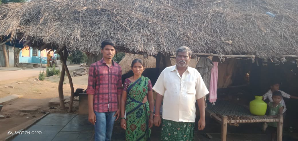 _Gurukulams's tweet photo. M Manoj, s/o an illiterate labourer from Chinnakambalur of Rudravaram (m) of Kurnool from socially disadvantaged community has Got medical seat at SVIMS,Tirupati
DrBR #AmbedkarGurukulam is making #DreamsComeTrue
There are 17 students who got medical seats.Congratulations to all https://t.co/RNtqcEiZCQ