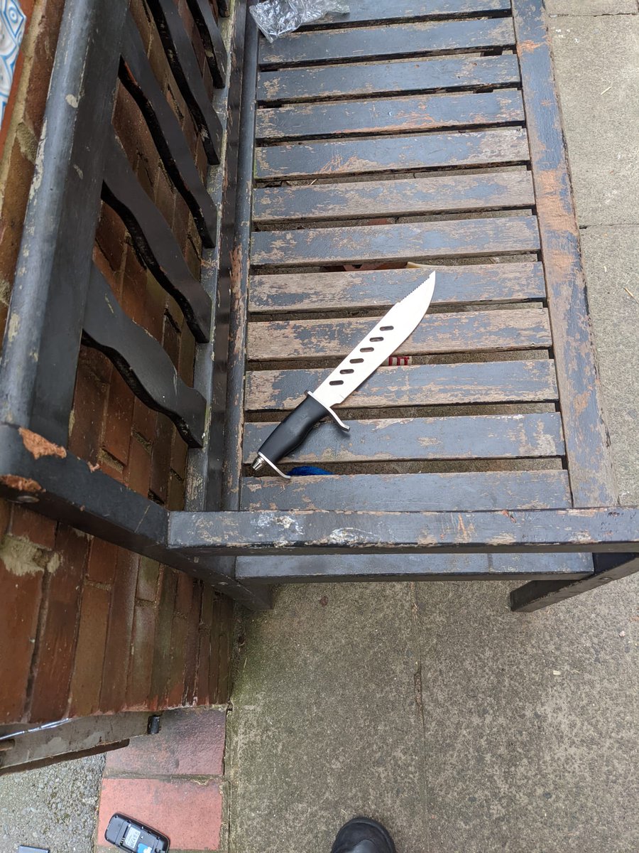 MPSHaringey's tweet photo. Project Taipan saw two known gang members by the play area in Somerford Grove. They made off but were detained and searched and found in possession of drugs and weapons. Both charged with Drugs Supply and Possession of a Knife and remanded to court. #ProjectTaipan #Zerotolerance https://t.co/oFIPZRjJ6d